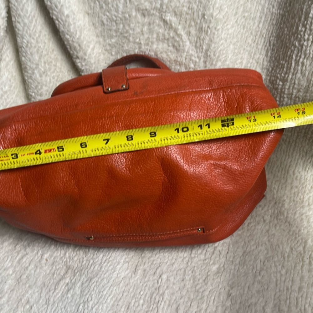 Michael Kors Leather Orange Austin Large shoulder Bag gold tone hardwares. - Picture 8 of 16